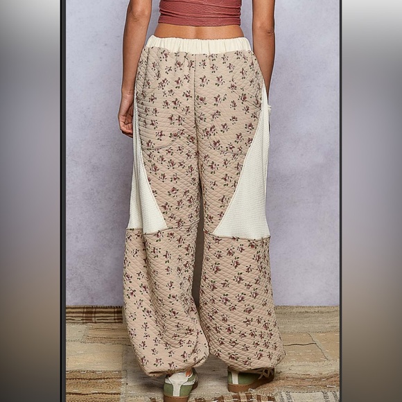 725 ๐ 1 left POL roomy fit floral embroidery pants - Picture 3 of 5